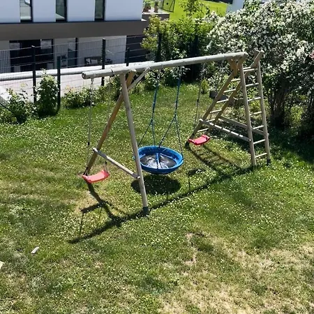 Mayen, Im Mohren, Nr3, Waldrand, Nahe Nurburgring & Burg Eltz, Gemeinschaftsbad * Mayen